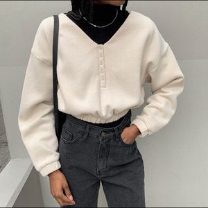 ✨OAK N FORT V-NECK SWEATER✨